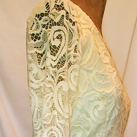 Lacy little yellow dress! - Picture 9 of 11